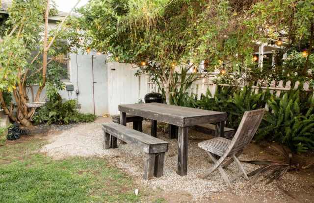 VENICE BEACH COTTAGE