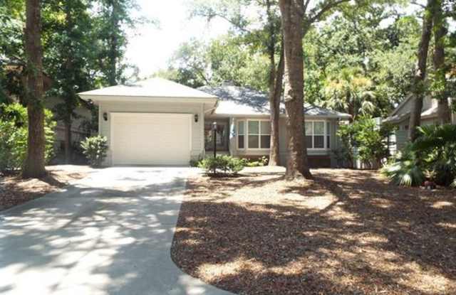 8 Evergreen Lane - 8 Evergreen Lane, Hilton Head Island, SC 29928