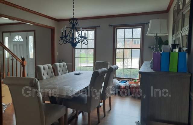 1565 Old Barn Circle