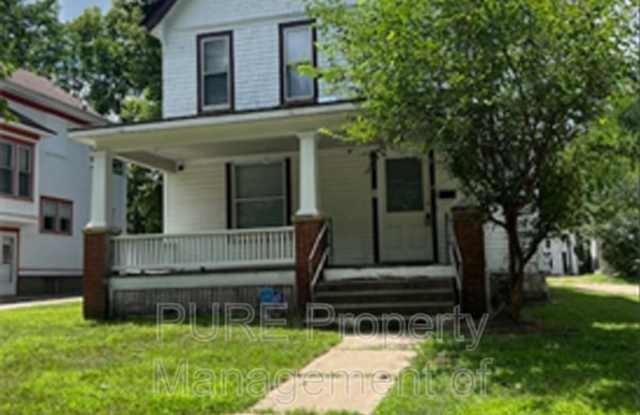 1909 SW Clay Street