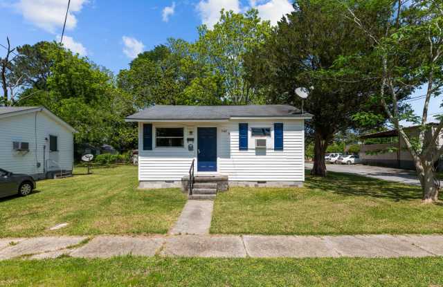 302 B Street - 302 B Street, Bridgeton, NC 28560