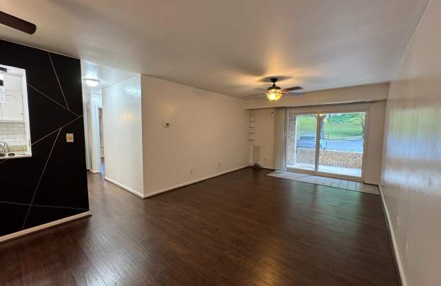 5916 COVE LANDING Road unit: 204