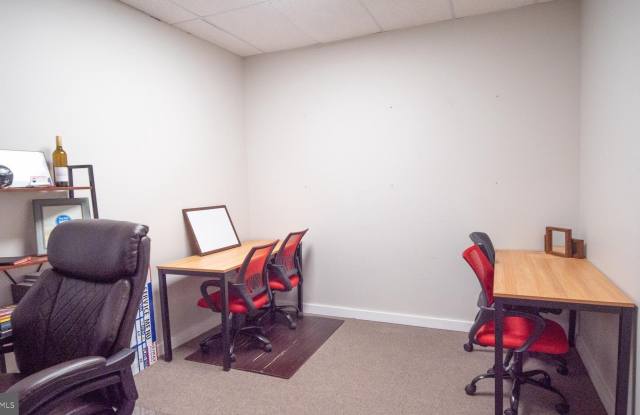 4333 LINCOLN Highway E