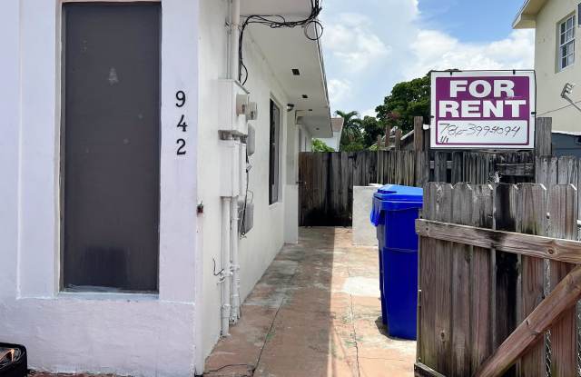 942 NW 22 Place - 942