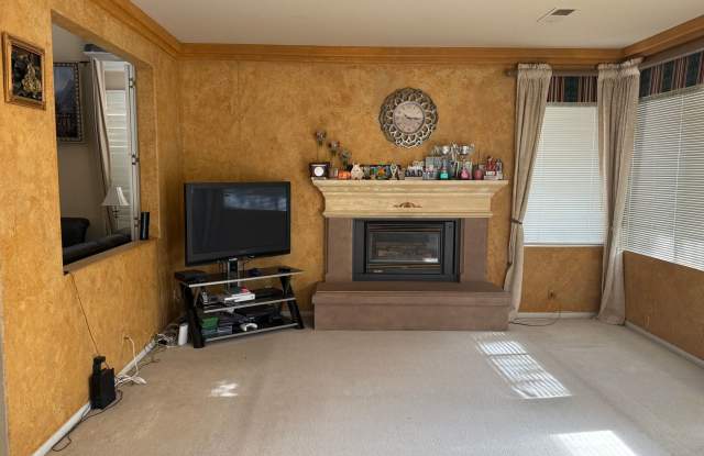 Scripps Ranch 4 Br 3 baths garage yard solar for rent $4990