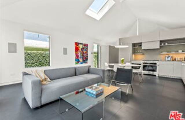 Photo of 1527 Cabrillo Avenue