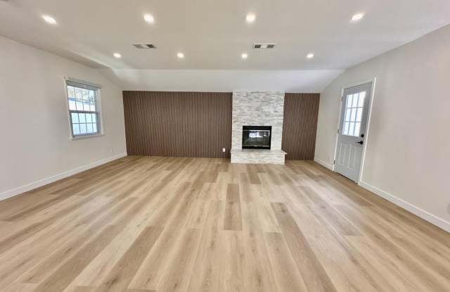 17449 Keswick Street