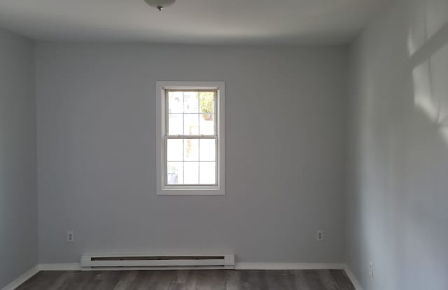 954 North Main Street - Studio