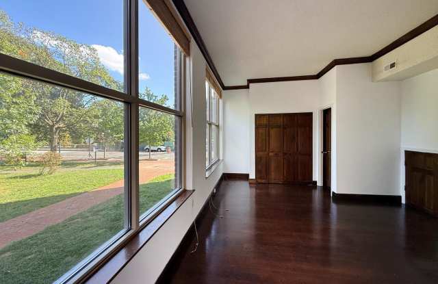 2731 M Street NW unit: 2731