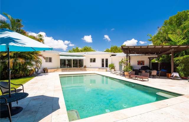 Photo of 200 S Shore Dr S