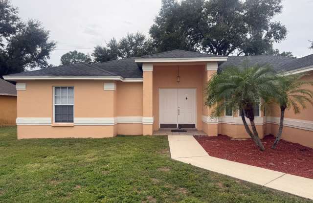 Photo of Winter Haven spacious 3/2 near Legoland!