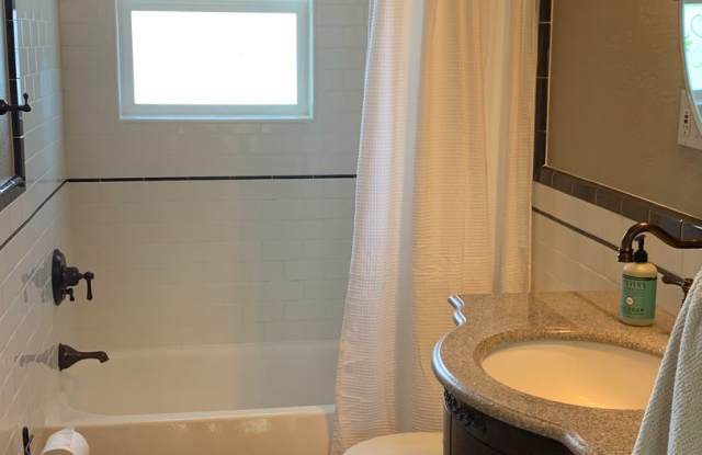 Downtown Auburn Charmer