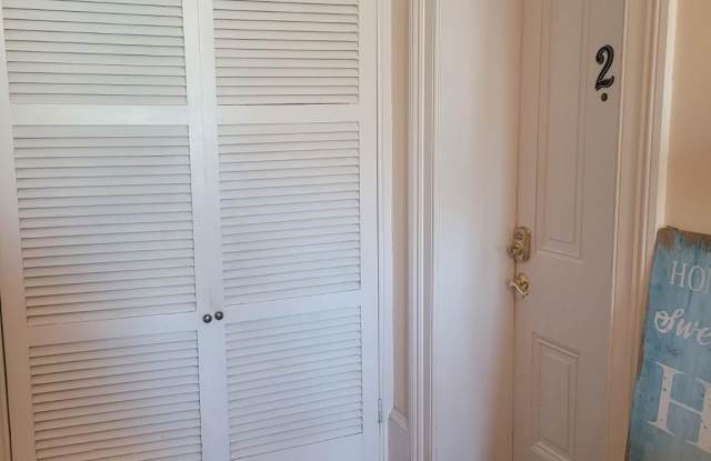 447 N LOUDOUN Street