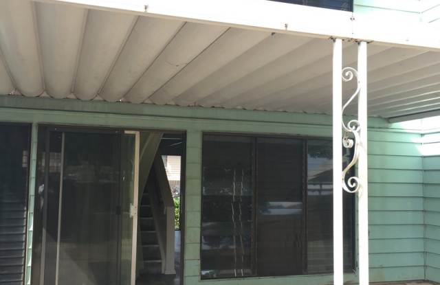 Puu Haleakala townhouse 4 bed, 1.5 ba incl water/sewer, 2 parking, fenced big level back yard