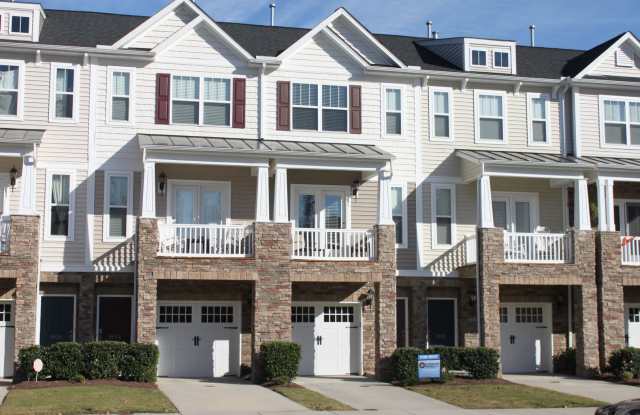 3 Story Townhome near Brier Creek! - 8022 Goldenrain Way, Raleigh, NC 27612