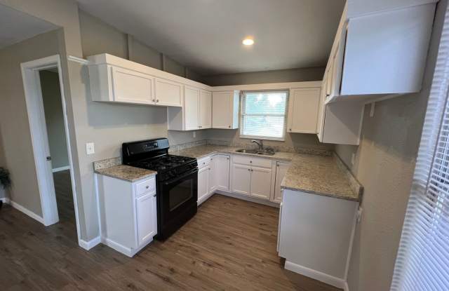 Large 4 bedroom 2 bathroom