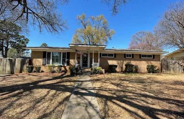 Photo of Coming Soon!!! 3 beds, 2 baths, 2 living areas — plenty of space to live, relax, and enjoy!