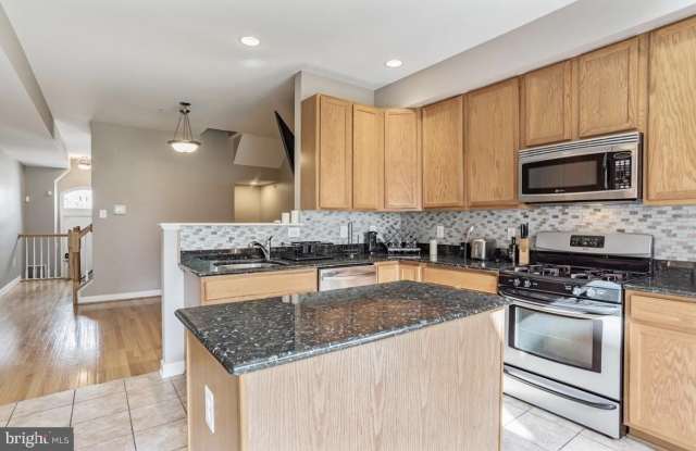 111 N CHESTER Street