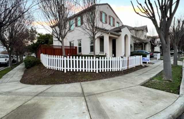 Beautiful 2 Story Home on a Corner Lot photos photos