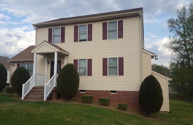 1607 Andersons Forge Dr - 1607 Andersons Forge Drive, Manchester, VA 23225