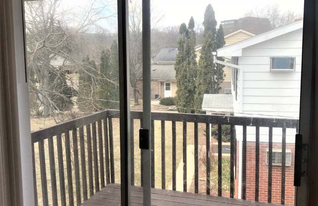 2606 Ardsley Circle #E