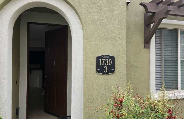 Large 3 Bed 2 Bath in Eastlake