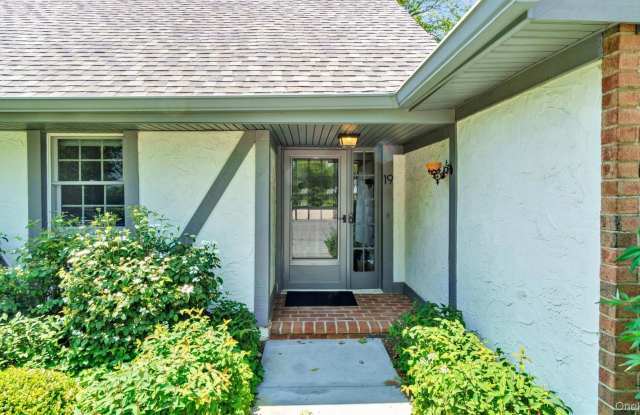 10 Lealand Lane unit: 19