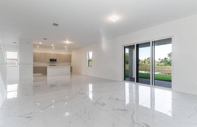 12289 Southwest 43rd Street