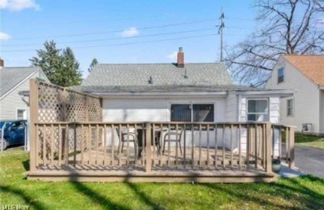 1553 Bancroft Avenue