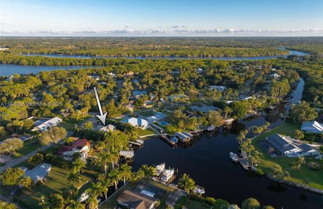 Photo of 3842 SW Saint Lucie Ln