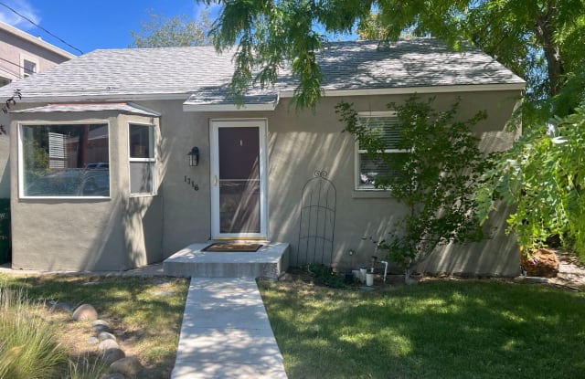 1356 Ridgeway Reno NV apartments for rent