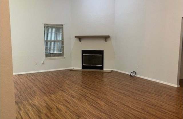 1114 NW WHITE SPRINGS AVE