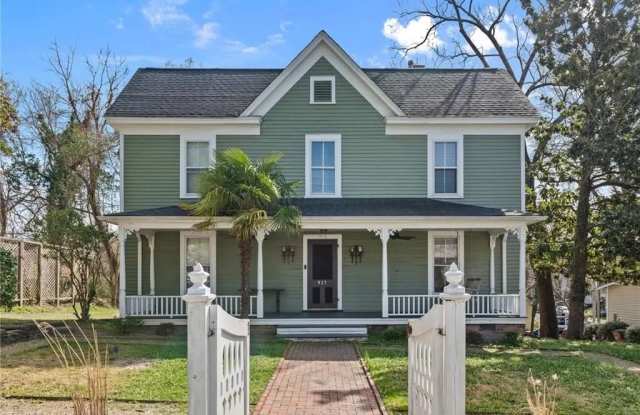 Photo of 917 Walker Ave