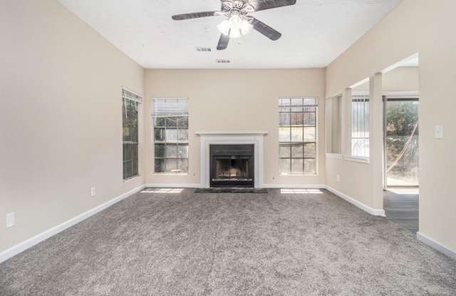 3 bdrm, 2.5 bath in Lithonia