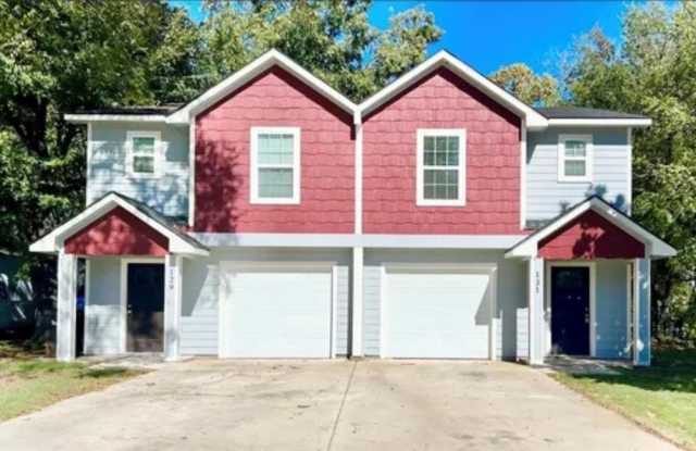 Photo of 131 E Bond Street
