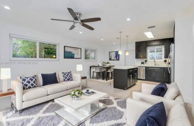 Photo of 2401 SW 31st Ave