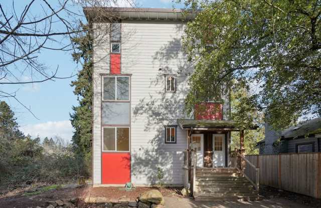 Your Perfect Rowhouse Awaits You!