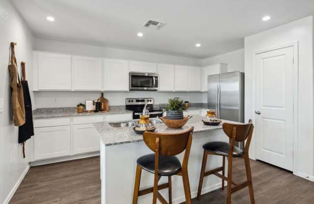 Solana Place at Carlton Commons
