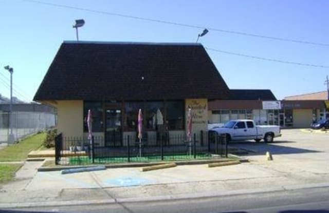 7118 DOWNMAN Road - 7118 Downman Road, New Orleans, LA 70126