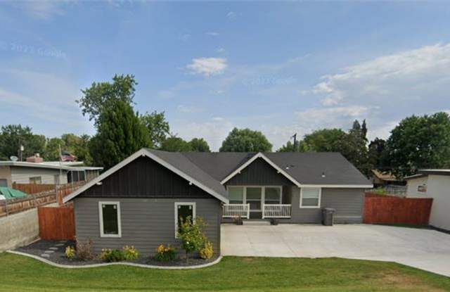 Photo of Fully Remodeled Home in West Kennewick – Pets Welcome