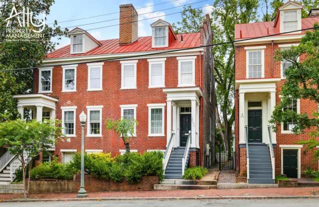 2206 East Broad Street