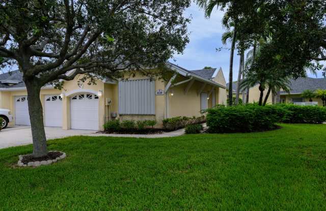 4139 NE Moon River Circle