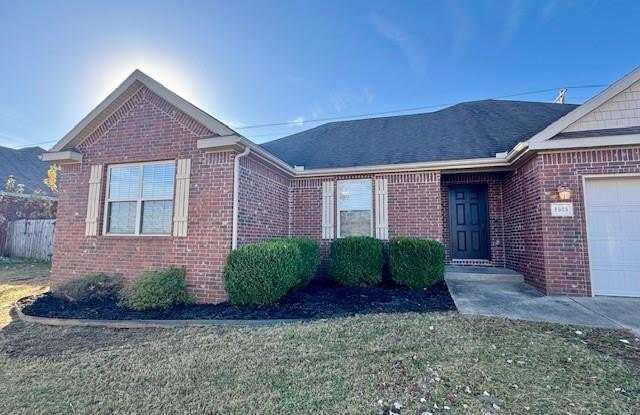 Photo of 2905  SW Tanglewood  AVE