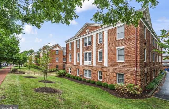 922 S WASHINGTON Street unit: 102