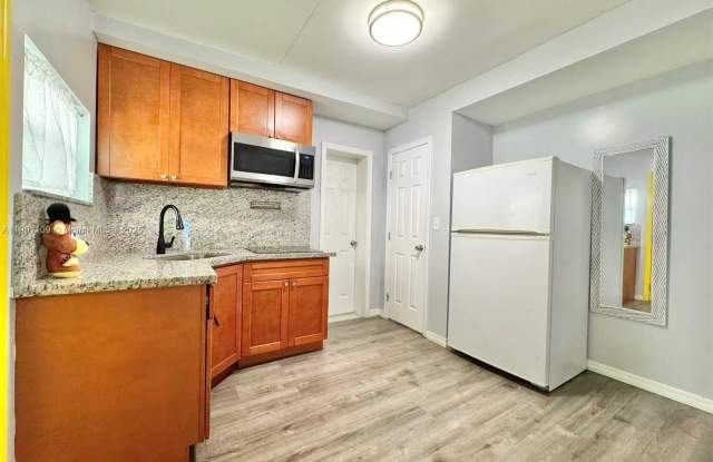 Photo of 940 NW 32nd Ct