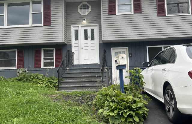 Photo of 1011 Hudson St