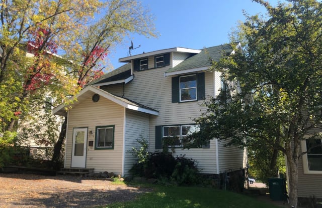 1712 E 5th St - 1712 East 5th Street, Duluth, MN 55812