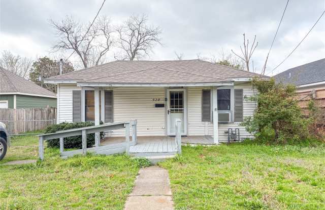 528 W Florence