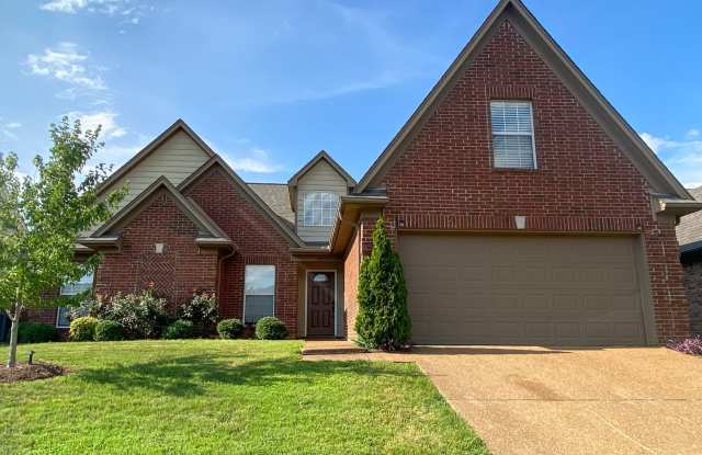 4 bed, 2 bath in Olive Branch with SS appliances - 10854 Colton Drive, Olive Branch, MS 38654