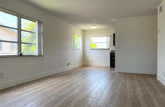 Photo of 270 NE 40 Street